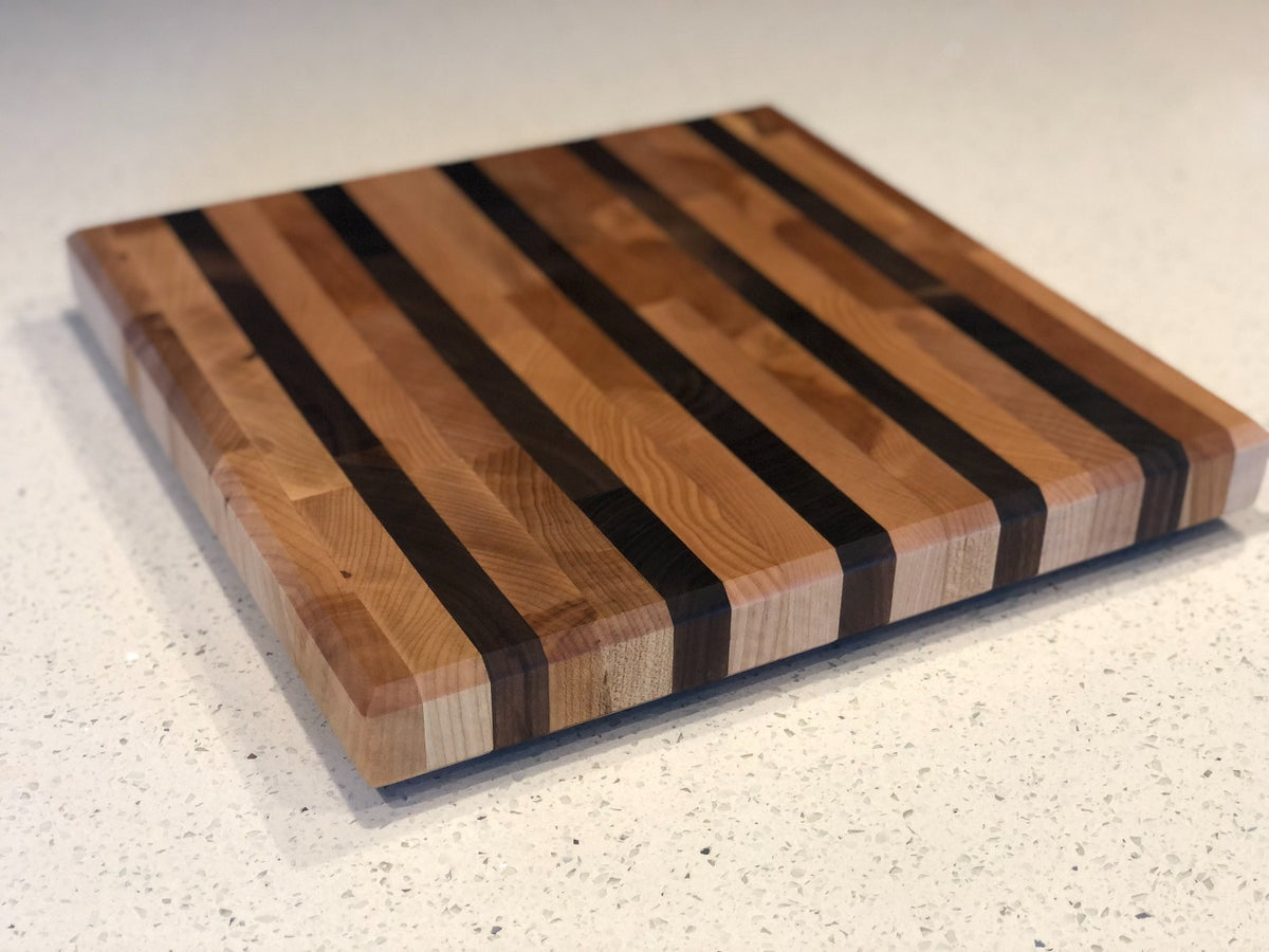 Serpentine End Grain Cutting Board – Taryn Builds